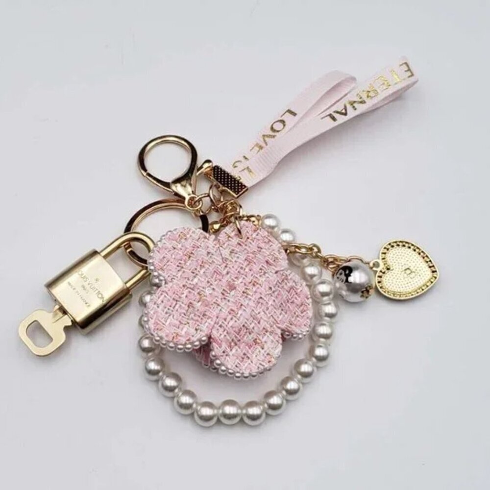 Louis Vuitton Gold Padlock 🔑 Authentic LV Unbranded Flower Keychain Bag Charm - Picture 3 of 6